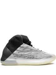 Yeezy QNTM Life Style Grey