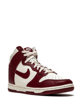 Dunk High Sail Team Red.