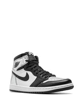 Air Jordan 1 High Silver Toe.